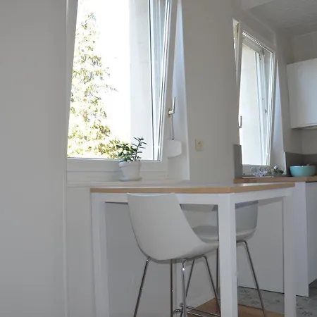 Appartement Spacieux Studio à 2 Pas De La Cathédrale Reims